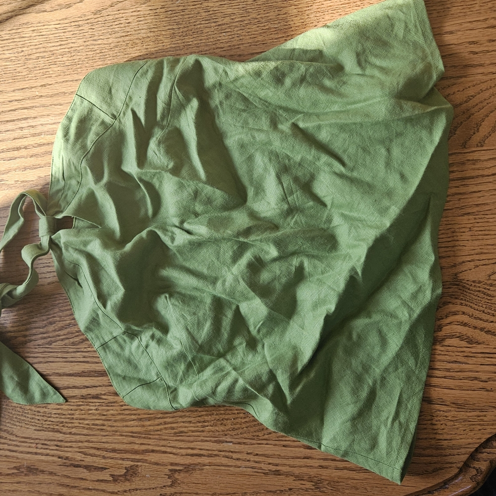 Ann Taylor Loft Green crop Halter Top size 6.